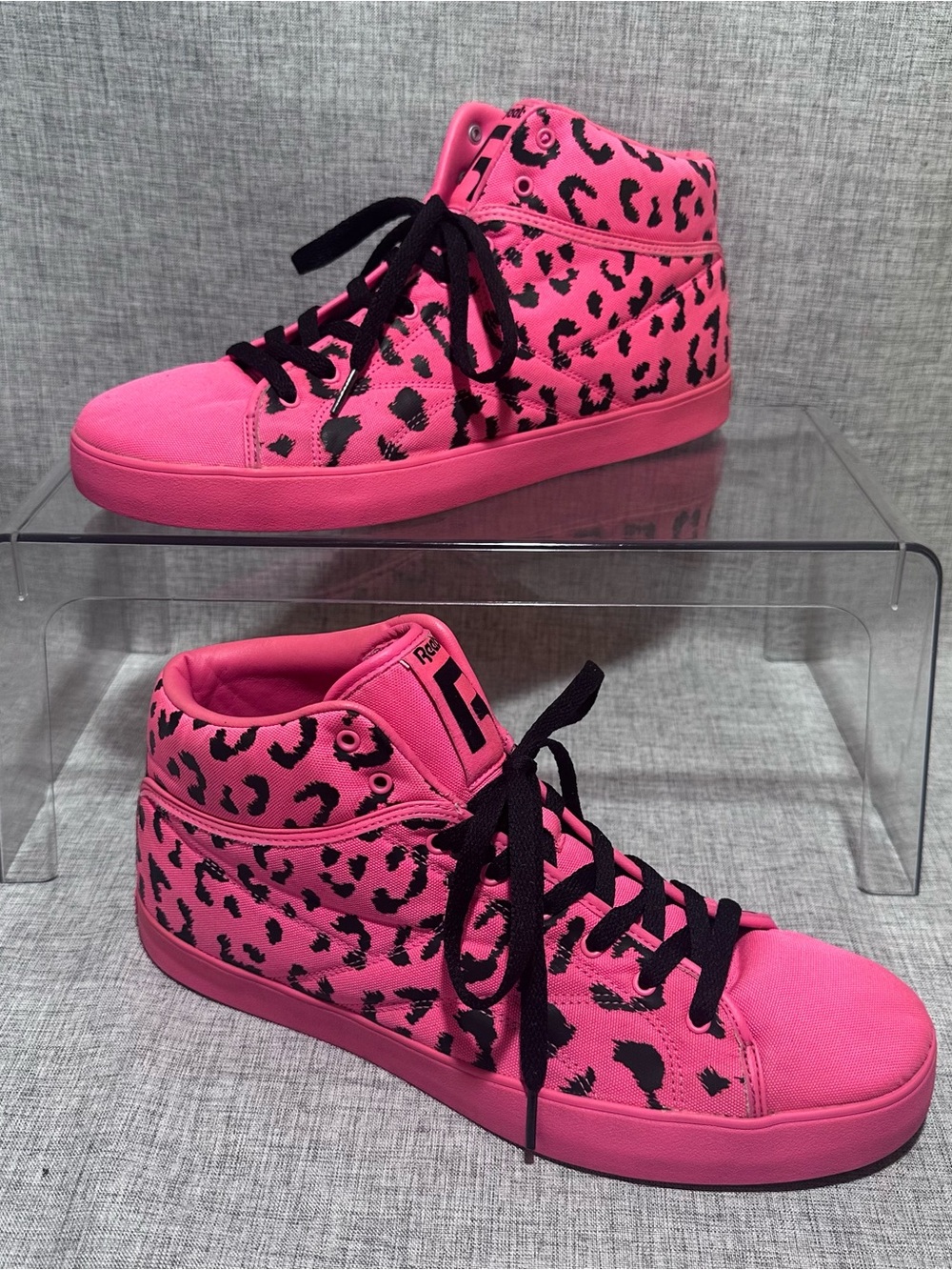 Reebok mens Hot Pink Leopard Print High-Top Sneakers